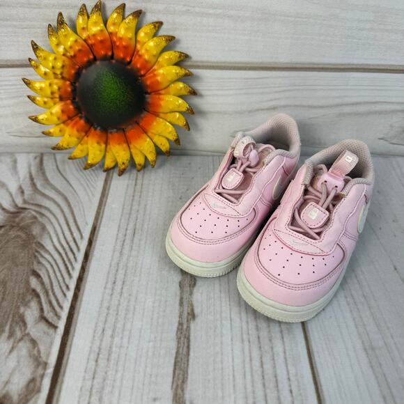 nike toddler girls air force‎ 1 toggle sneakers 7C - Picture 1 of 8